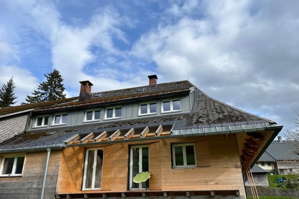 Haus am Bach, Bergseite